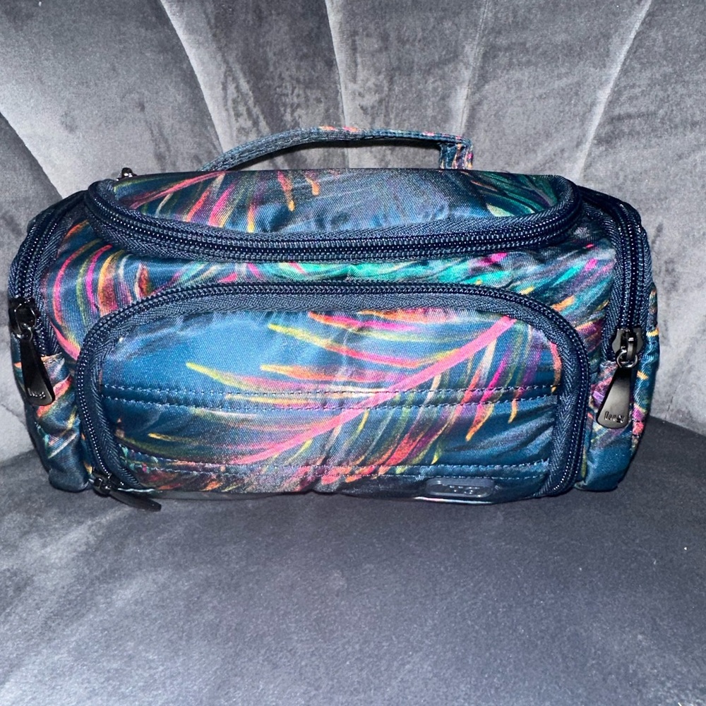 Lug cosmetic bag